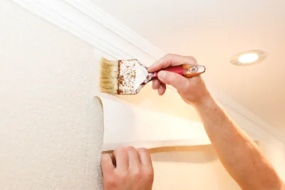 Pose de papier peint à Richerenches — revêtements muraux et toiles de verre